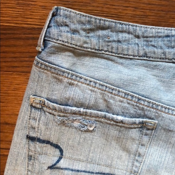 Light wash distressed denim shorts, AEO, size 10. - Picture 5 of 5